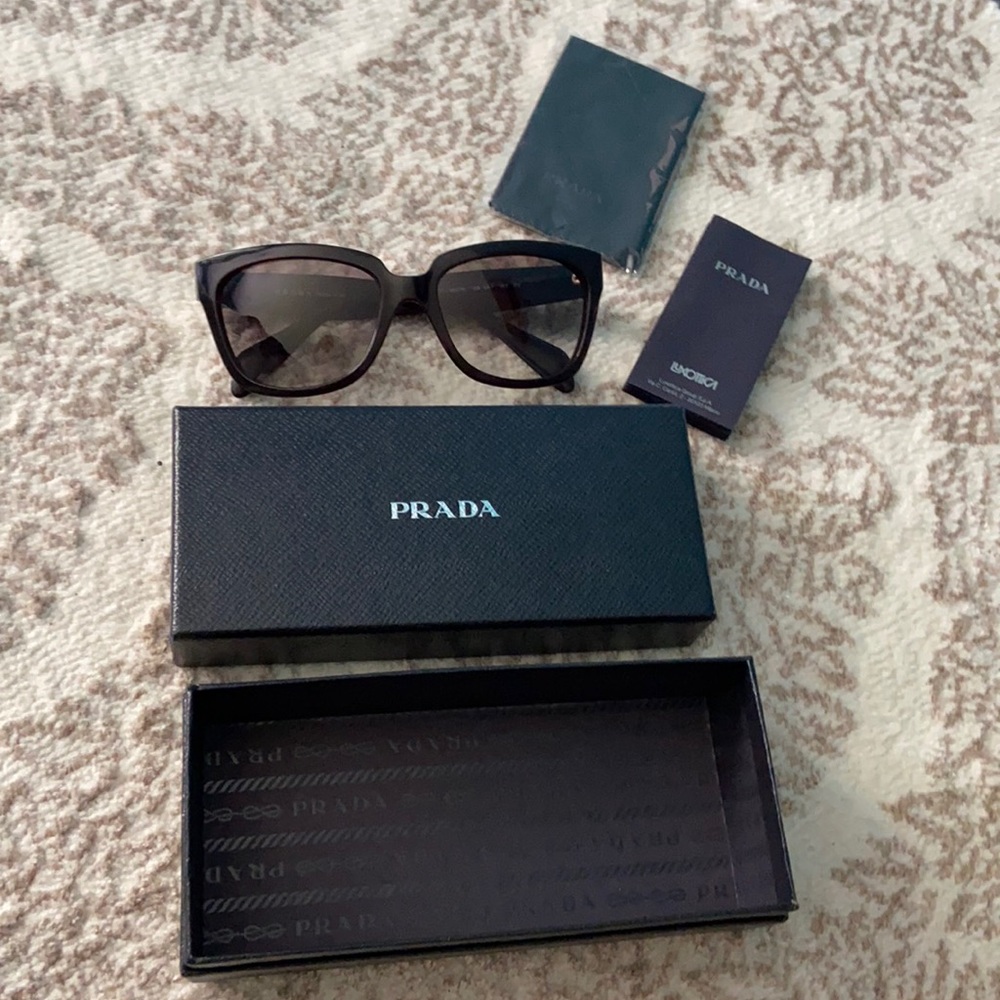 PRADA sunglasses (authentic)